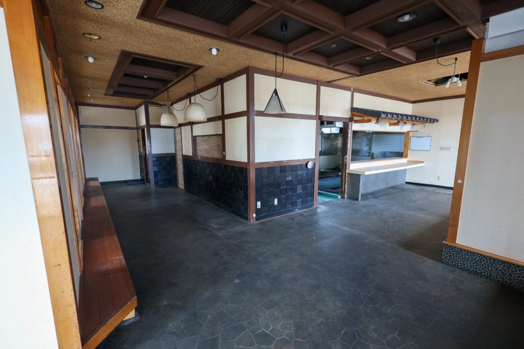 4221小山市粟宮 入り口から