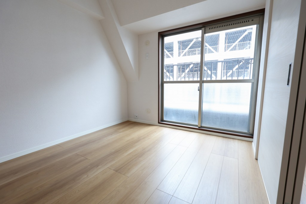 4473　カーサロブレ